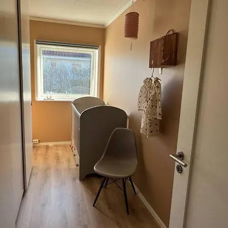 Koselig Rekkehus Pa Ullern 別荘 *